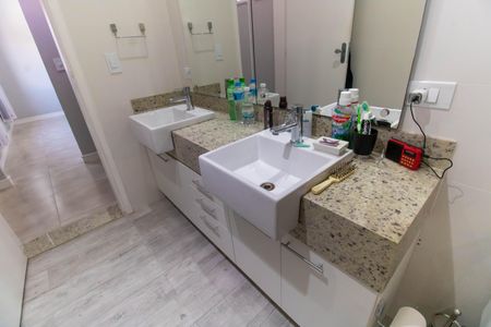 Casa à venda com 296m², 5 quartos e 4 vagasBanheiro da Suíte 1