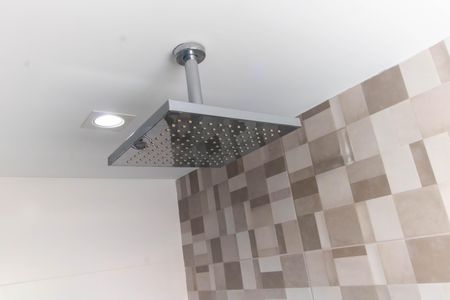 Casa à venda com 296m², 5 quartos e 4 vagasChuveiro