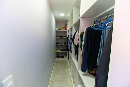 Casa à venda com 296m², 5 quartos e 4 vagasCloset da suíte 1
