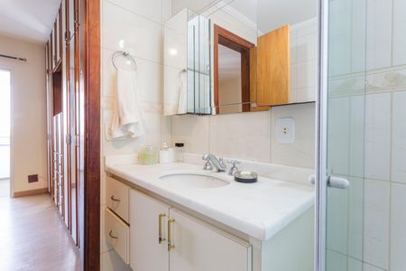 Apartamento para alugar com 180m², 4 quartos e 4 vagasBanheiro do Quarto 2