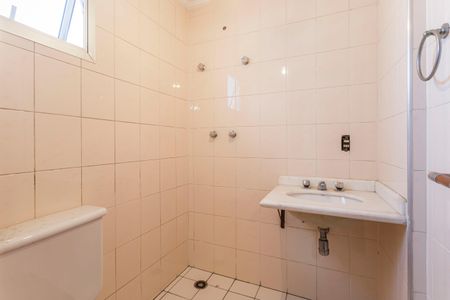 Apartamento para alugar com 180m², 4 quartos e 4 vagasBanheiro do Quarto 1