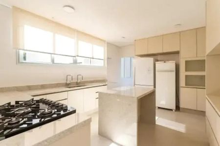 Apartamento à venda com 208m², 3 quartos e 2 vagasFoto 01