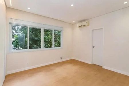 Apartamento à venda com 208m², 3 quartos e 2 vagasFoto 01