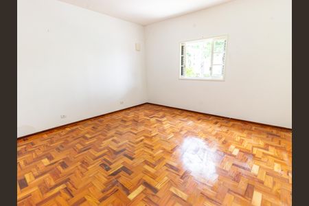 Casa à venda com 210m², 3 quartos e 3 vagasSuíte