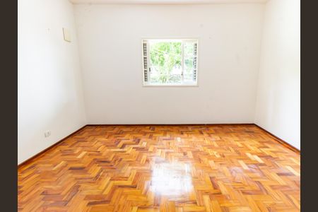 Casa à venda com 210m², 3 quartos e 3 vagasSuíte