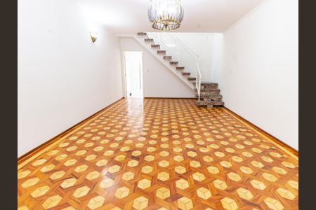 Casa à venda com 210m², 3 quartos e 3 vagasSala