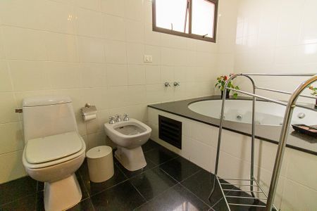 Apartamento à venda com 180m², 4 quartos e 3 vagas Apartamento à venda com 180m², 4 quartos e 3 vagasBanheiro da Suíte 3