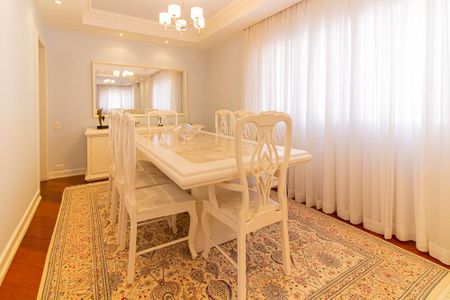 Apartamento à venda com 180m², 4 quartos e 3 vagas Apartamento à venda com 180m², 4 quartos e 3 vagasSala de Jantar