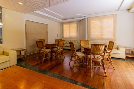 Apartamento à venda com 180m², 4 quartos e 3 vagas Apartamento à venda com 180m², 4 quartos e 3 vagasÁrea comum - Salão de festas