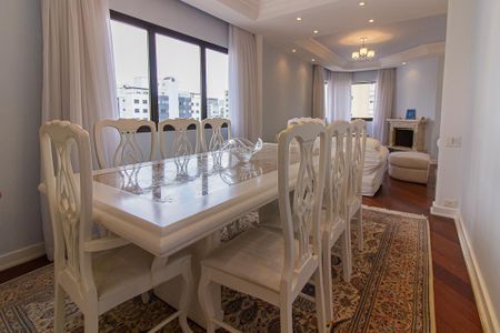 Apartamento à venda com 180m², 4 quartos e 3 vagas Apartamento à venda com 180m², 4 quartos e 3 vagasSala de Jantar