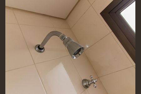 Apartamento à venda com 180m², 4 quartos e 3 vagas Apartamento à venda com 180m², 4 quartos e 3 vagasChuveiro