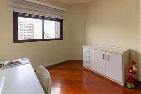 Apartamento à venda com 180m², 4 quartos e 3 vagas Apartamento à venda com 180m², 4 quartos e 3 vagasEscritório