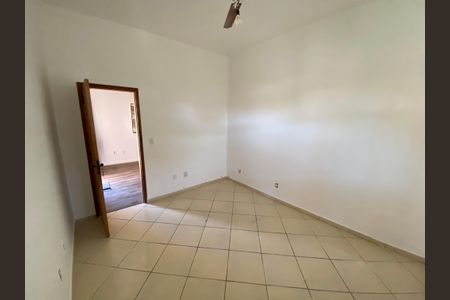 Casa à venda com 250m², 4 quartos e 1 vaga Casa à venda com 250m², 4 quartos e 1 vagaQuarto 1
