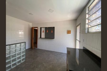 Casa à venda com 250m², 4 quartos e 1 vaga Casa à venda com 250m², 4 quartos e 1 vagaCozinha