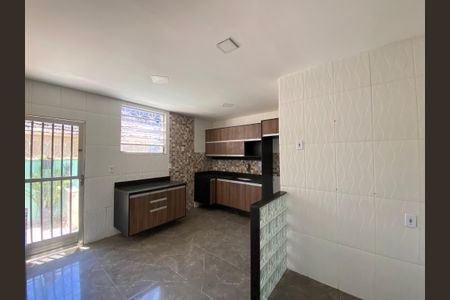 Casa à venda com 250m², 4 quartos e 1 vaga Casa à venda com 250m², 4 quartos e 1 vagaCozinha