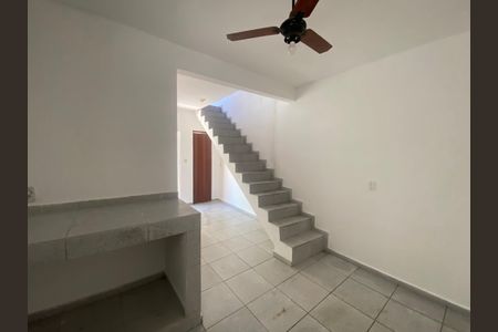 Casa à venda com 250m², 4 quartos e 1 vaga Casa à venda com 250m², 4 quartos e 1 vagaQuarto de Serviço