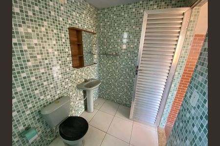 Casa à venda com 250m², 4 quartos e 1 vaga Casa à venda com 250m², 4 quartos e 1 vagaBanheiro do terraço