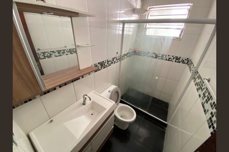 Casa à venda com 250m², 4 quartos e 1 vaga Casa à venda com 250m², 4 quartos e 1 vagaBanheiro