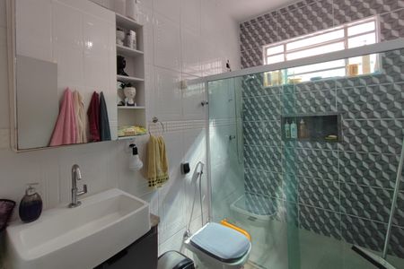 Casa à venda com 96m², 4 quartos e 3 vagasBanheiro