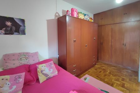 Casa à venda com 96m², 4 quartos e 3 vagasQuarto 2