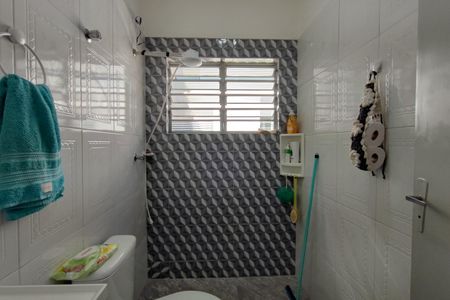 Casa à venda com 96m², 4 quartos e 3 vagasEdícula - Banheiro