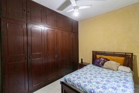 Casa à venda com 210m², 3 quartos e 2 vagas Casa à venda com 210m², 3 quartos e 2 vagasSuíte