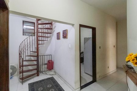 Casa à venda com 210m², 3 quartos e 2 vagas Casa à venda com 210m², 3 quartos e 2 vagasCorredor