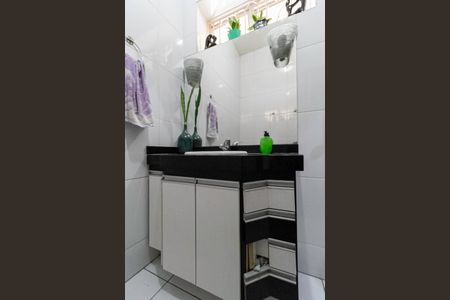 Casa à venda com 210m², 3 quartos e 2 vagas Casa à venda com 210m², 3 quartos e 2 vagasBanheiro social 1