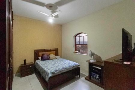 Casa à venda com 210m², 3 quartos e 2 vagas Casa à venda com 210m², 3 quartos e 2 vagasSuíte