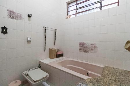 Casa à venda com 210m², 3 quartos e 2 vagas Casa à venda com 210m², 3 quartos e 2 vagasBanheiro da suíte