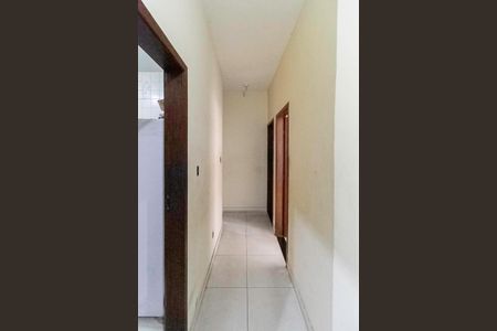 Casa à venda com 210m², 3 quartos e 2 vagas Casa à venda com 210m², 3 quartos e 2 vagasCorredor