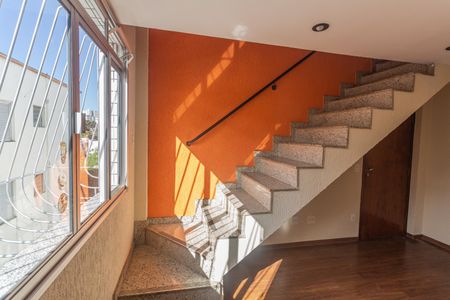 Apartamento à venda com 150m², 2 quartos e 2 vagas Apartamento à venda com 150m², 2 quartos e 2 vagasEscada de Acesso a Cobertura