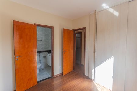 Apartamento à venda com 150m², 2 quartos e 2 vagas Apartamento à venda com 150m², 2 quartos e 2 vagasSuíte