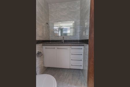 Apartamento à venda com 150m², 2 quartos e 2 vagas Apartamento à venda com 150m², 2 quartos e 2 vagasBanheiro da Suíte