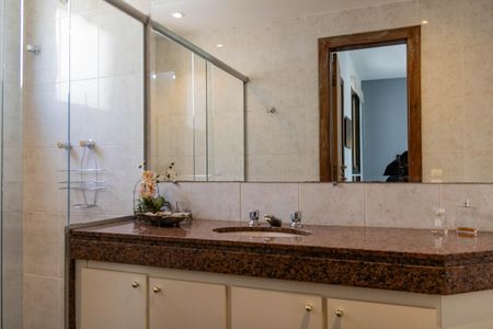 Apartamento para alugar com 150m², 4 quartos e 2 vagasBanheiro da Suíte