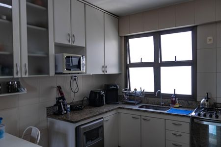 Apartamento para alugar com 150m², 4 quartos e 2 vagasCozinha