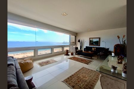 Apartamento à venda com 250m², 2 quartos e 1 vagaSala