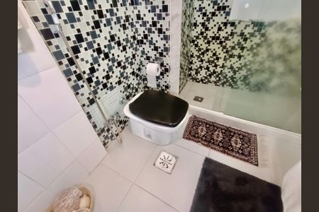 Apartamento à venda com 250m², 2 quartos e 1 vagaBanheiro suíte