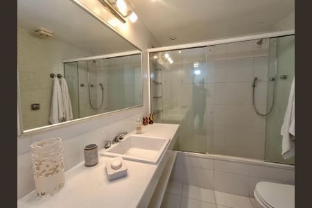 Apartamento à venda com 250m², 2 quartos e 1 vagaBanheiro social