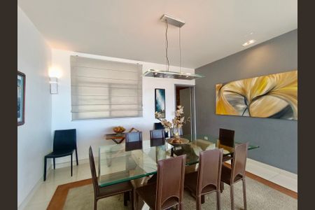 Apartamento à venda com 250m², 2 quartos e 1 vagaSala