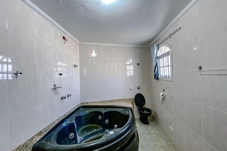 Casa para alugar com 150m², 3 quartos e 3 vagasBanheiro da Suíte