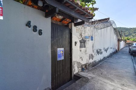 Casa de condomínio à venda com 138m², 3 quartos e 1 vaga Casa de condomínio à venda com 138m², 3 quartos e 1 vagaFachada/ Placa