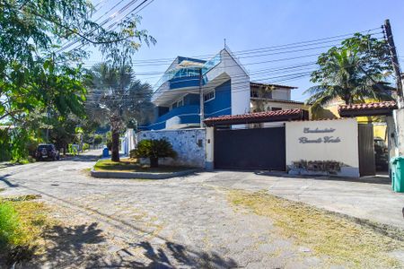 Casa de condomínio à venda com 138m², 3 quartos e 1 vaga Casa de condomínio à venda com 138m², 3 quartos e 1 vagaFachada