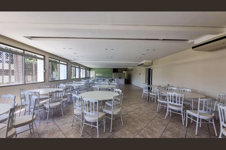 Apartamento à venda com 100m², 3 quartos e 1 vagaÁrea comum - Salão de festas