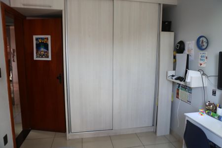 Apartamento à venda com 180m², 4 quartos e 2 vagasQuarto 1 