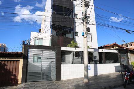 Apartamento à venda com 180m², 4 quartos e 2 vagasFachada
