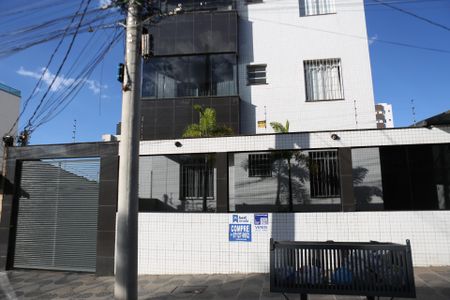 Apartamento à venda com 180m², 4 quartos e 2 vagasFachada