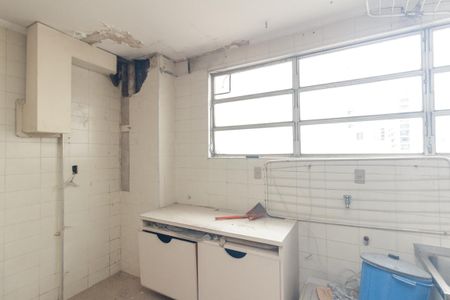 Apartamento à venda com 220m², 4 quartos e 4 vagasLavanderia