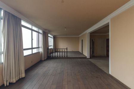 Apartamento à venda com 220m², 4 quartos e 4 vagasSala