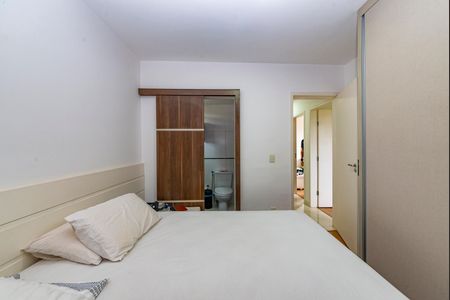 Apartamento à venda com 74m², 3 quartos e 1 vaga Apartamento à venda com 74m², 3 quartos e 1 vagaSuíte